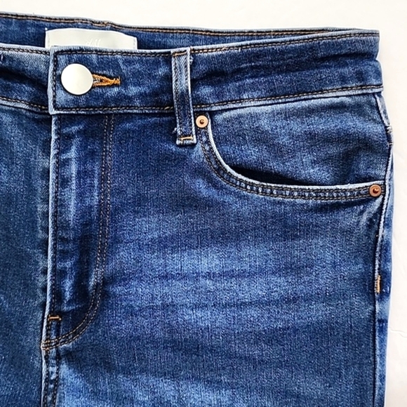 ⭐️3/ $30⭐️ H&M Women's Denim Blue Faded Skinny Jeans Stretch Size 4 - Picture 3 of 12